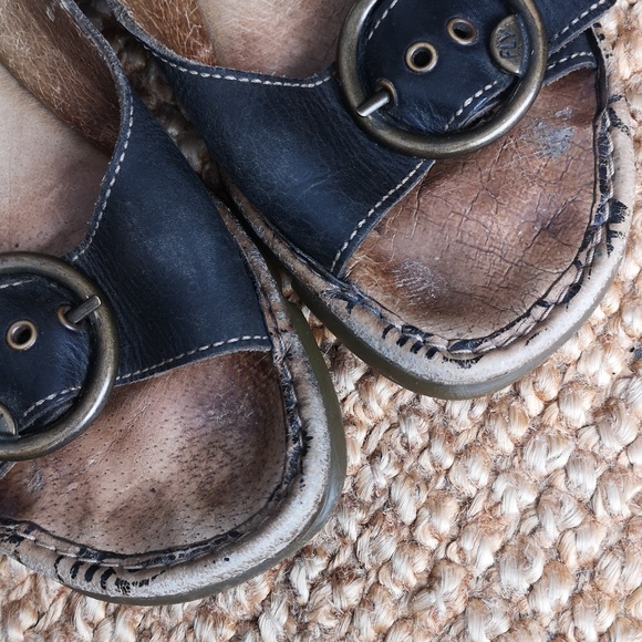 Fly London sandals - Picture 15 of 15